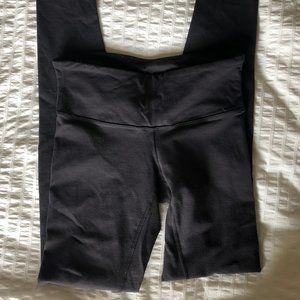 Black Lululemon Wunder Under Leggings